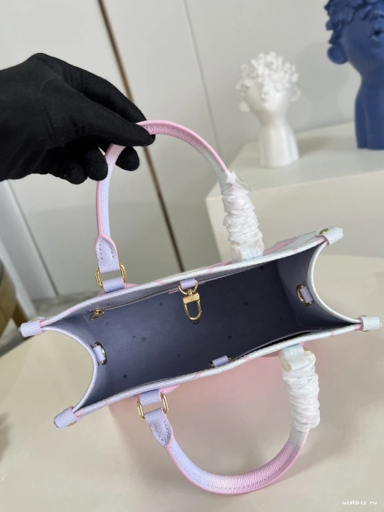 WIS LOUIS VUITTON PM ONTHEGO 0122